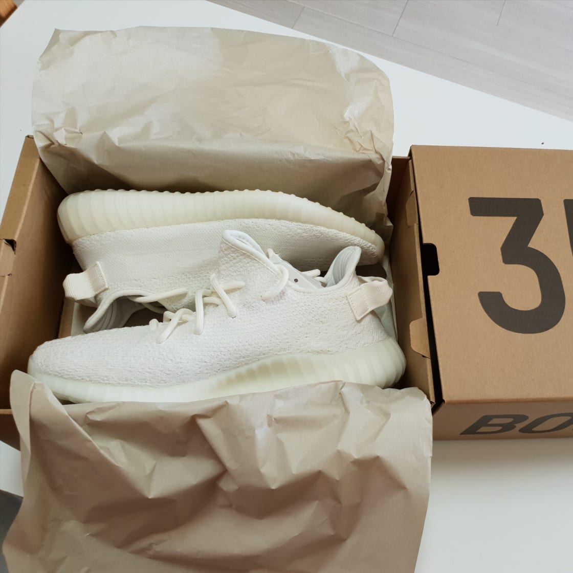 아디다스 이지 부스트 350 V2 CP9366 photo review