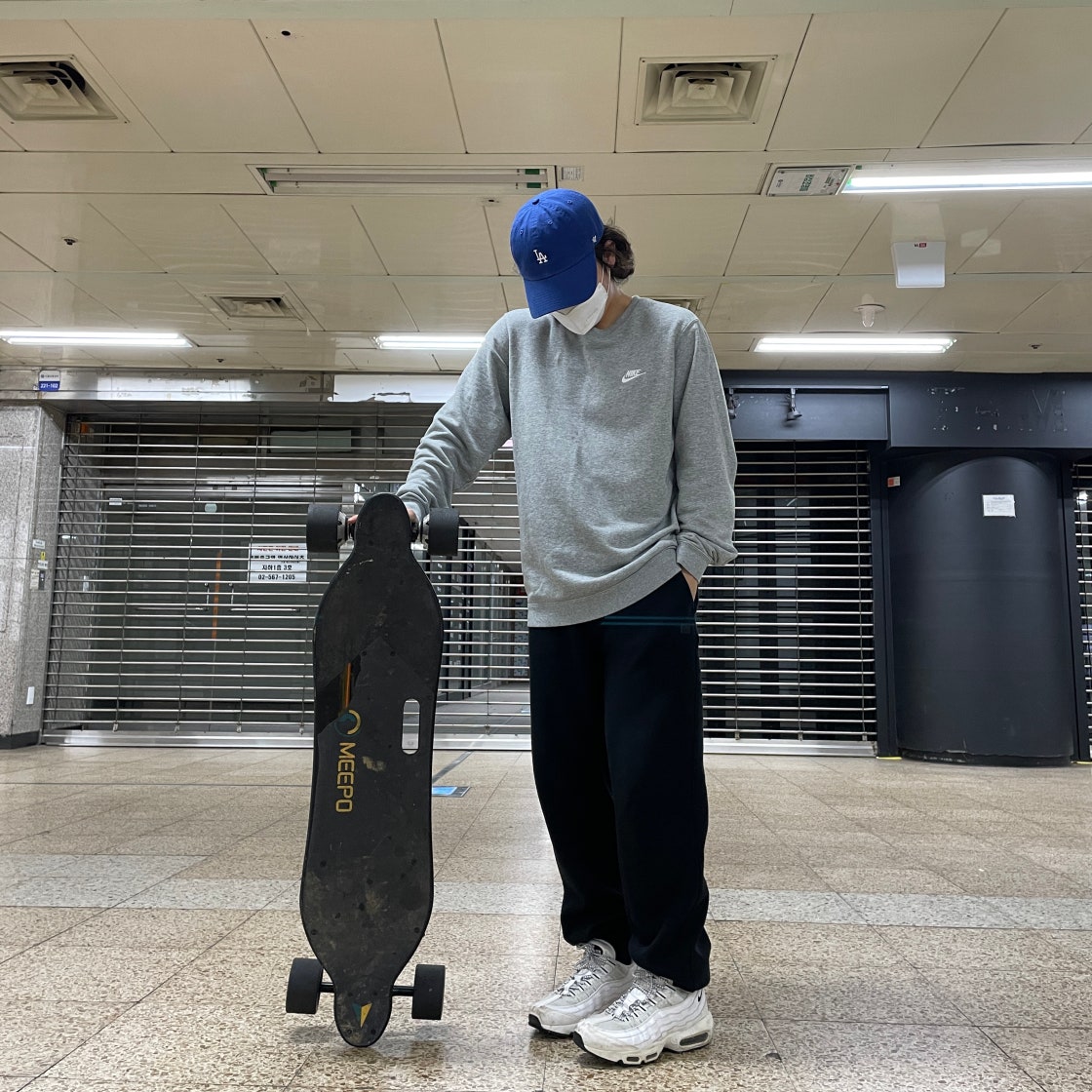 나이키 에어 맥스 95 에센셜 남성 신발 CT1268-100 photo review