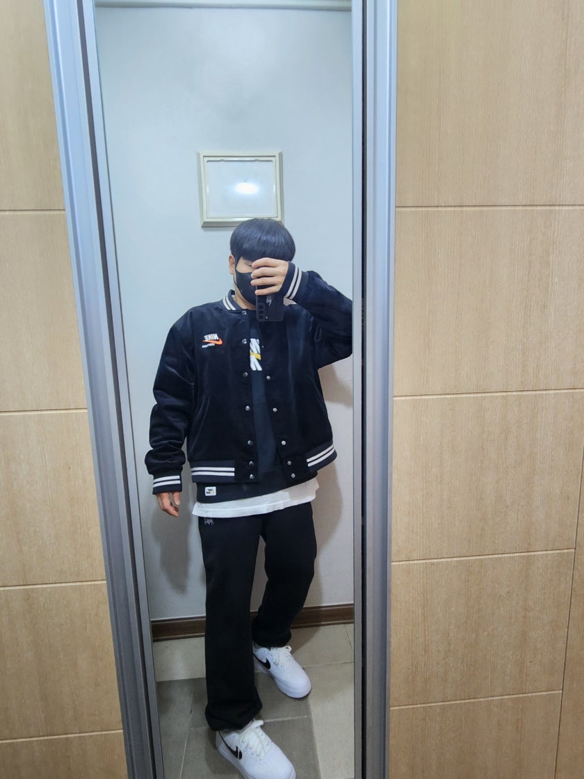 나이키 에어 포스 1 07 스니커즈 화이트 블랙 CT2302-100 photo review