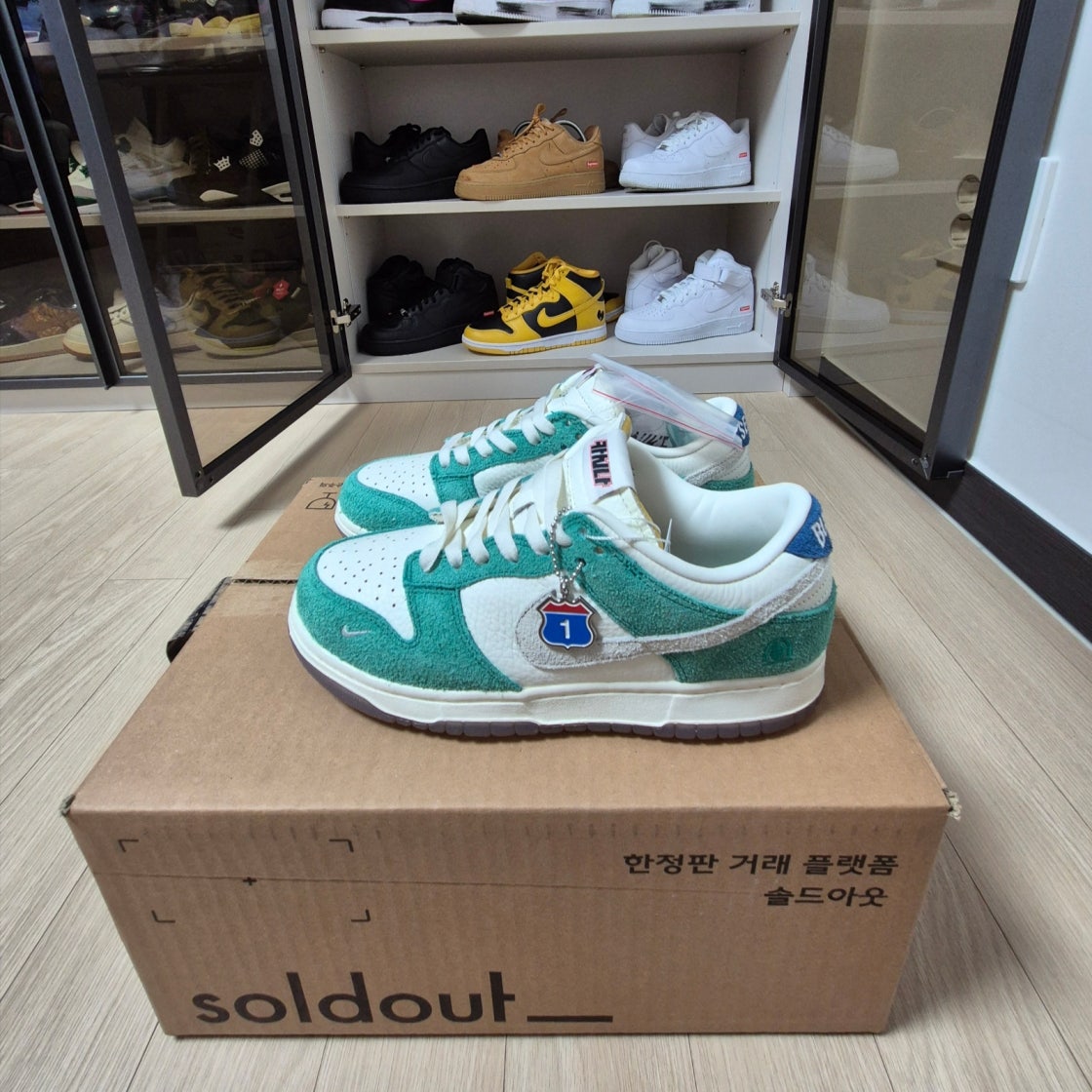 나이키 x 카시나 덩크 로우 로드 사인 - 카시나 한정 CZ6501-101 photo review