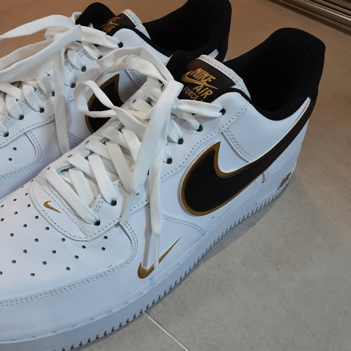 나이키 에어포스 Air Force 1 07 LV8 화이트골드 DA8481-100 photo review