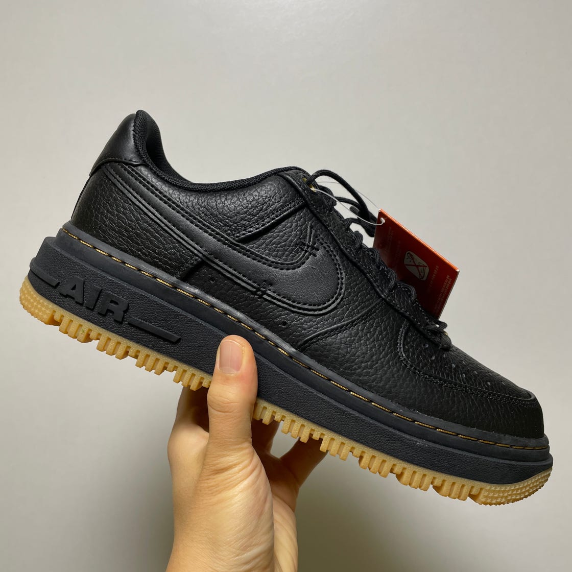 나이키 에어포스 1 럭스 블랙 DB4109-001 photo review