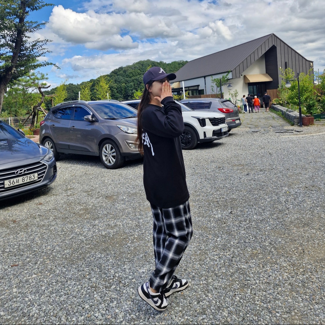 나이키 덩크 로우 에센셜 블랙 페이즐리 DH4401-100 photo review
