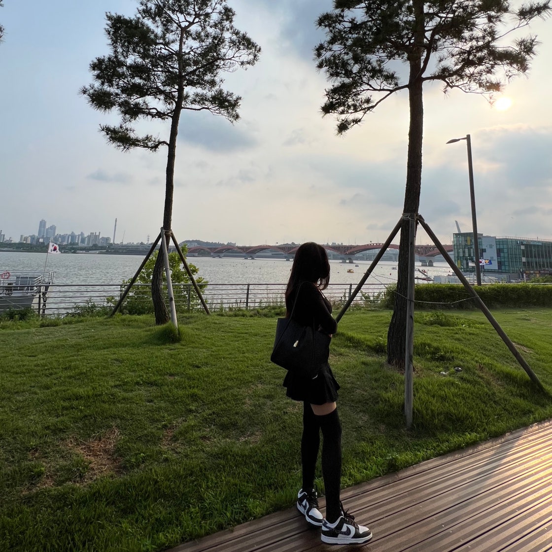 나이키 덩크 로우 에센셜 블랙 페이즐리 DH4401-100 photo review