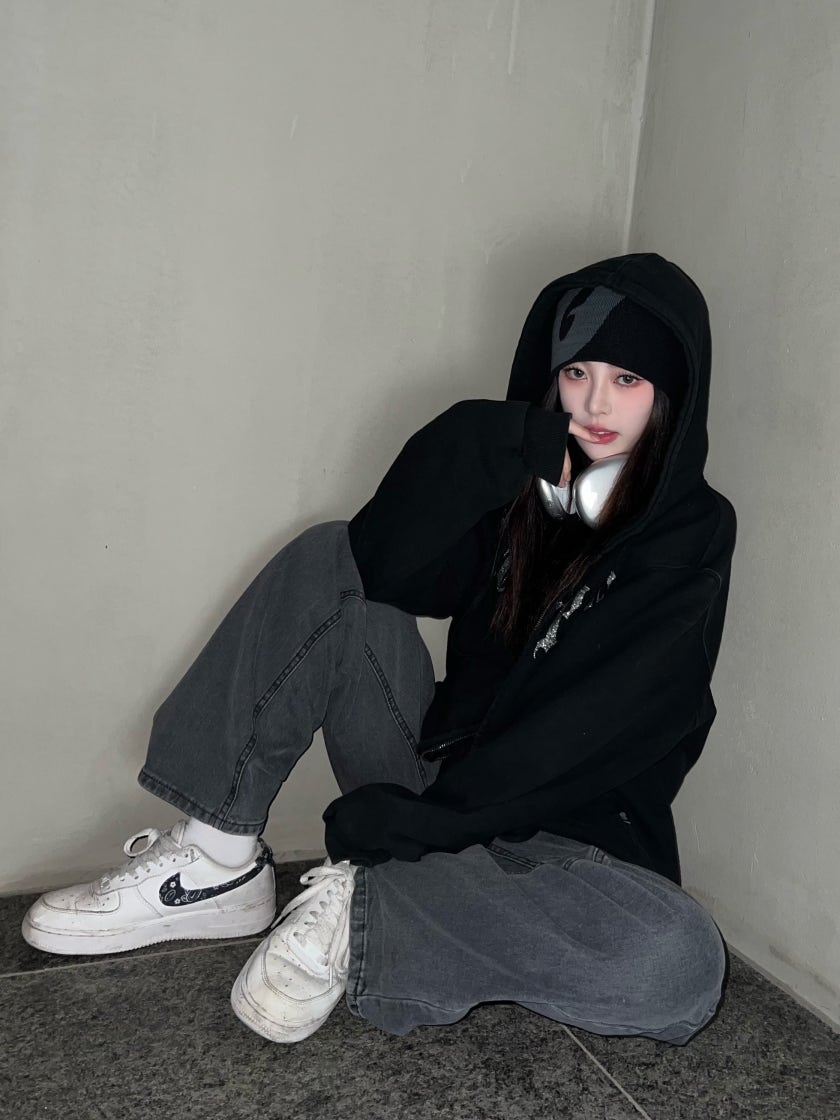 나이키 에어 포스 1 07 에센셜 페이즐리 스우시 DH4406-101 photo review