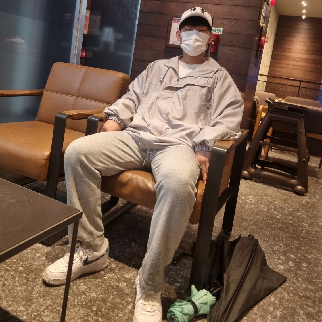 나이키 국내매장판 에어포스1 페이즐리 DH4406-102 photo review