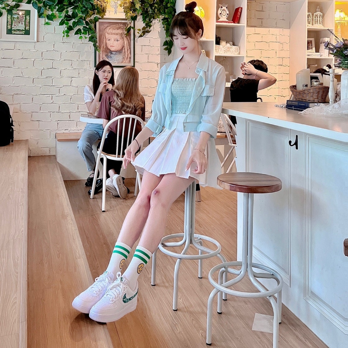 나이키 에어포스 1 '07 에센셜 페이즐리 스우시 화이트 맬러카이트 DH4406-102 photo review