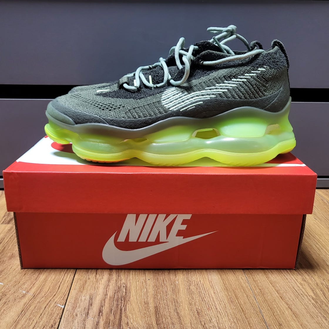 나이키 에어 맥스 스콜피온 운동화 베얼리 볼트 DJ4701-300 photo review