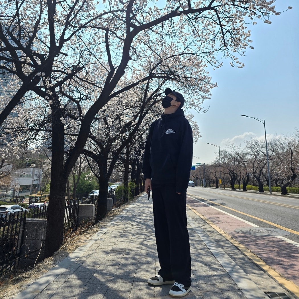 나이키 조던 1 x 트래비스 스캇 레트로 로우 OG 미디움 올리브 DZ4137-106 photo review