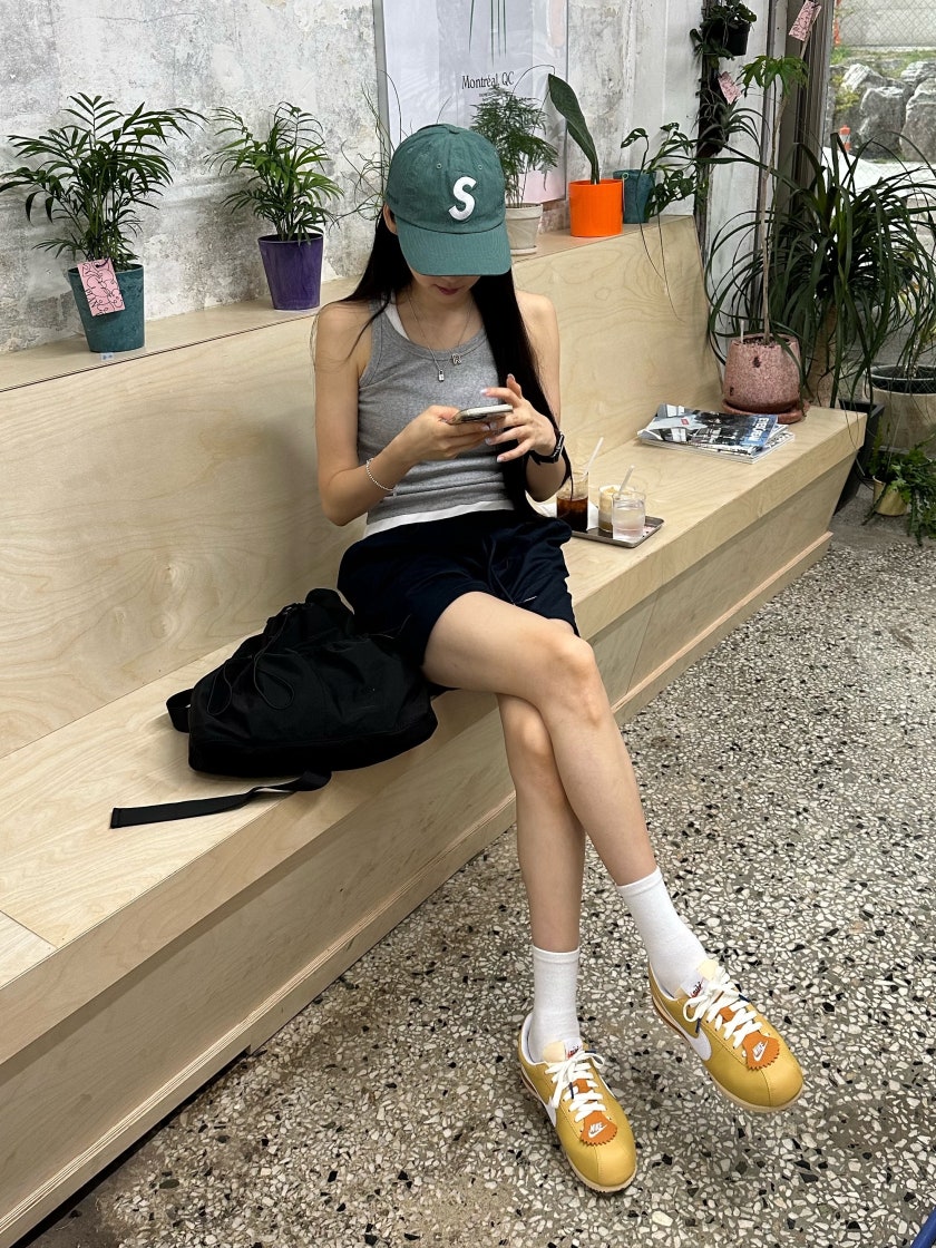나이키 코르테즈 23 SE 위트 골드 FD0400-725 photo review