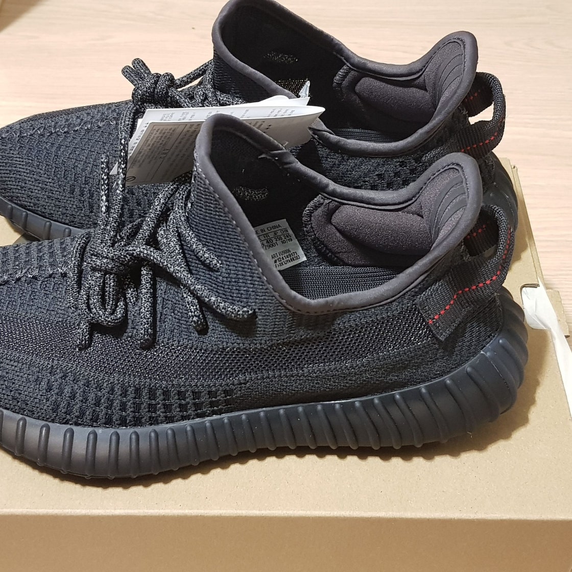 아디다스 이지 부스트350V2 블랙 FU9006 photo review