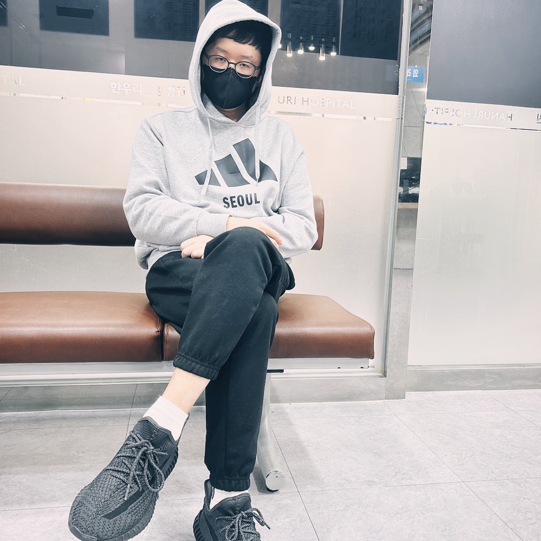 아디다스 이지 부스트350V2 블랙 FU9006 photo review