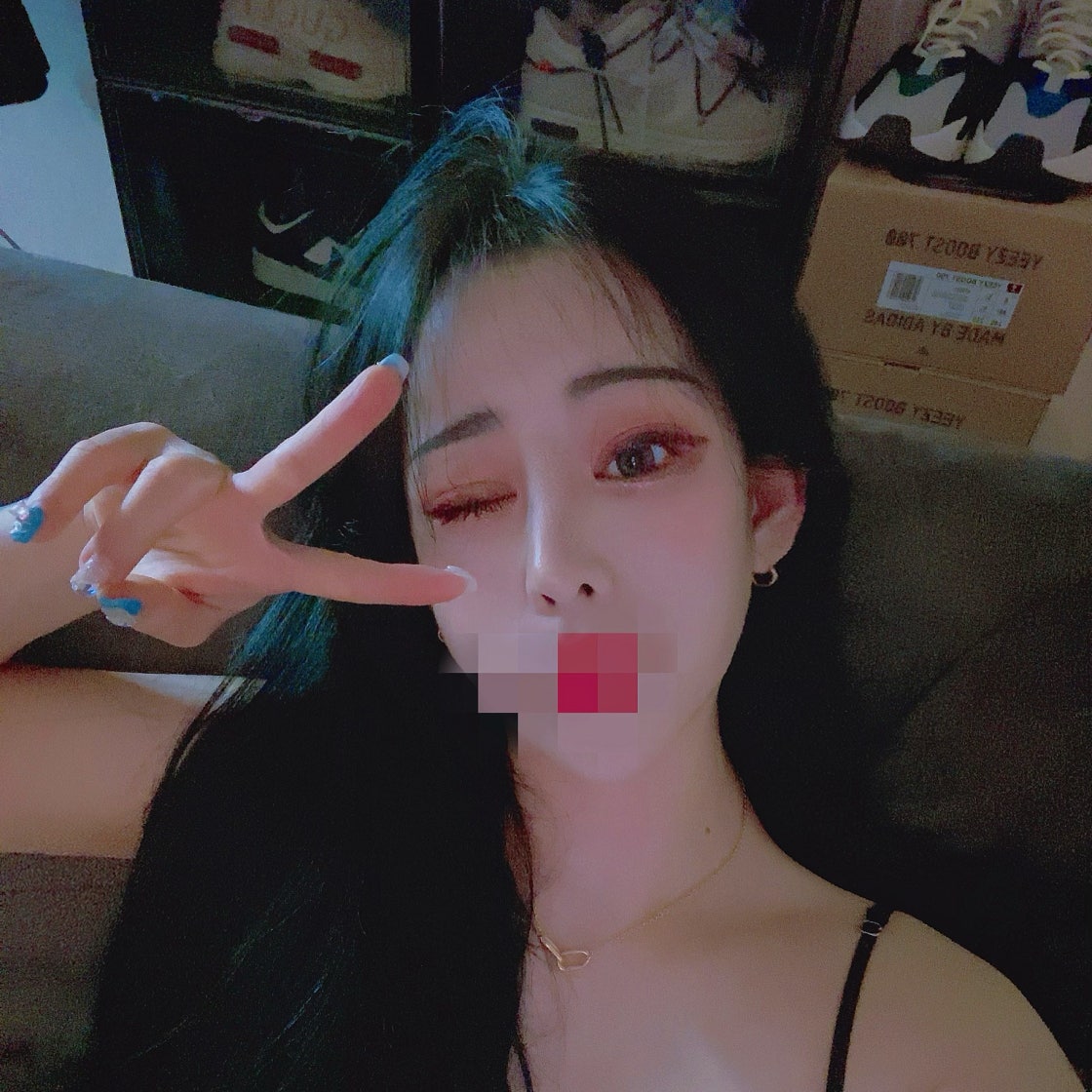 아디다스 이지 부스트 350 V2 클라우드 화이트 - 리플렉티브 FW5317 photo review