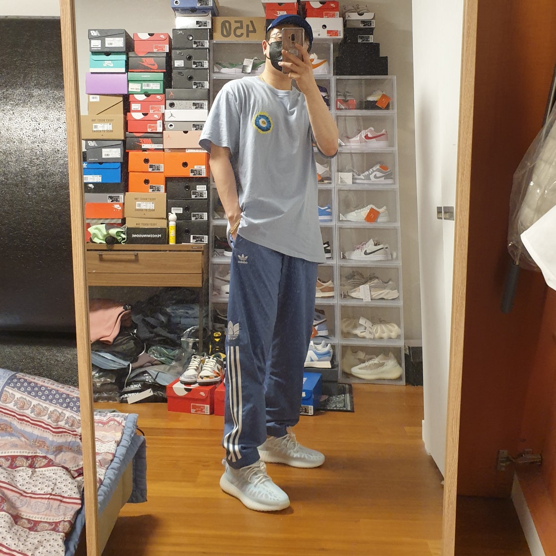아디다스 이지 부스트 350 V2 모노 아이스 GW2869 photo review