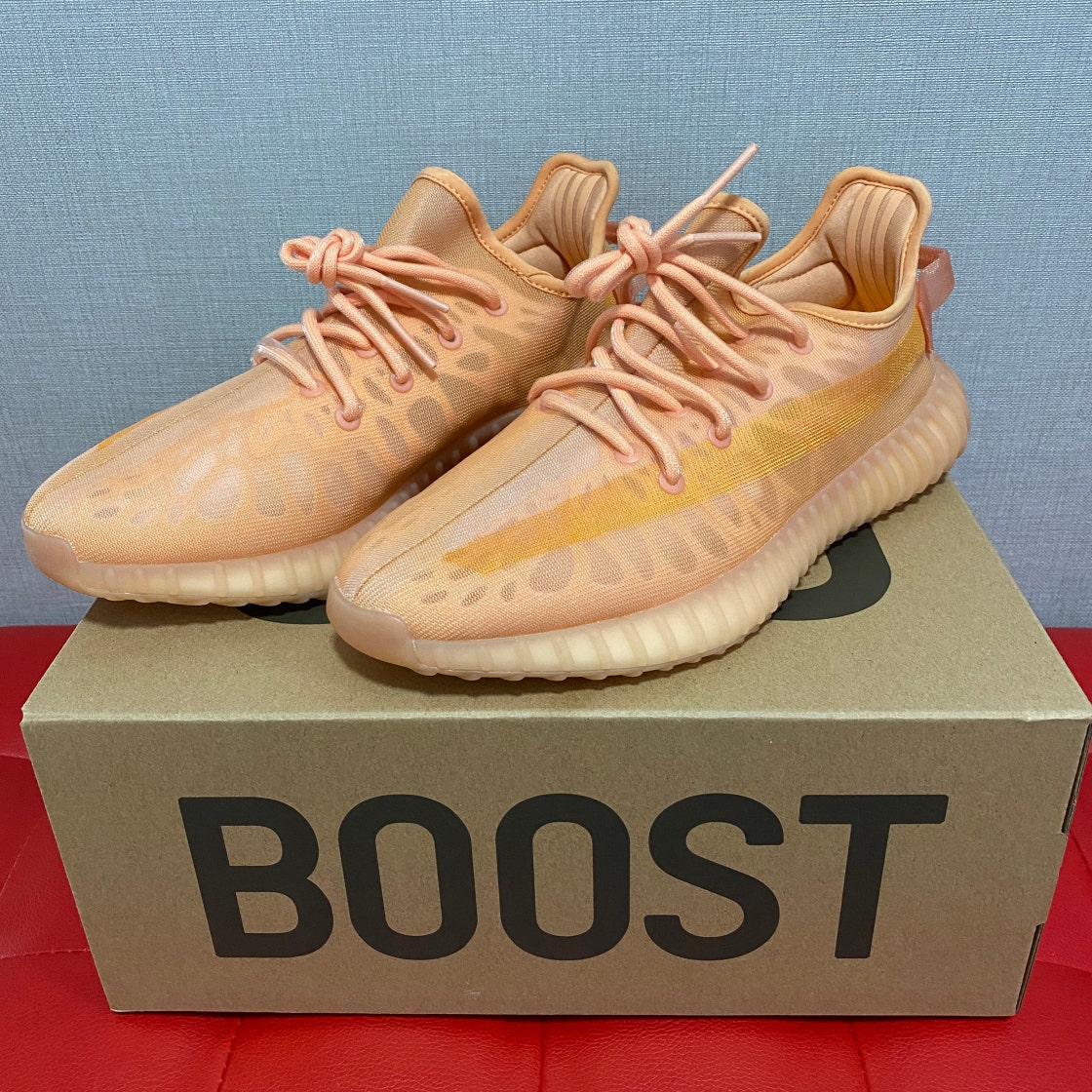 아디다스 이지 부스트 350 V2 GW2870 photo review