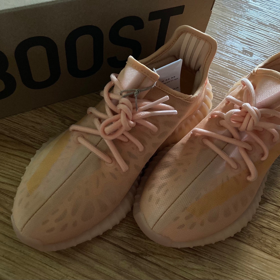 아디다스 이지 부스트 350 V2 GW2870 photo review
