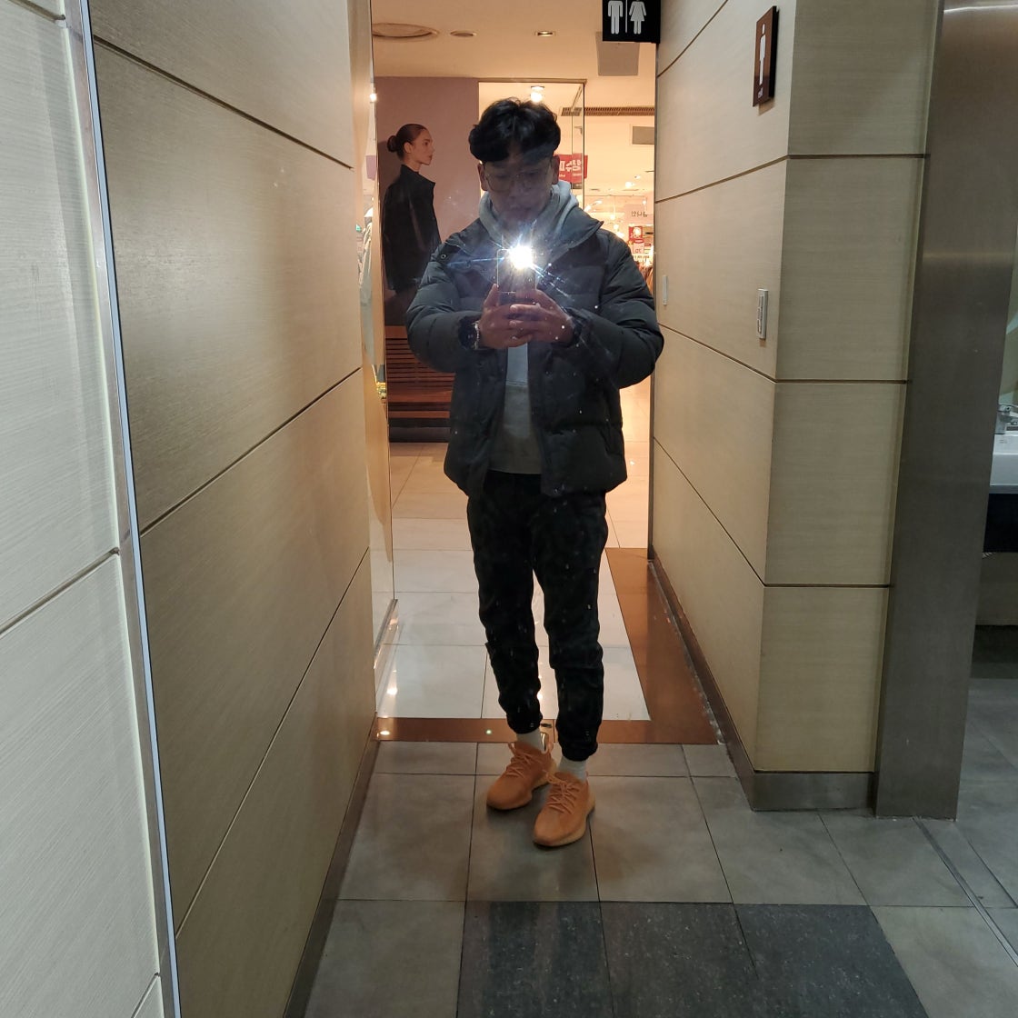 아디다스 이지 부스트 350 V2 GW2870 photo review