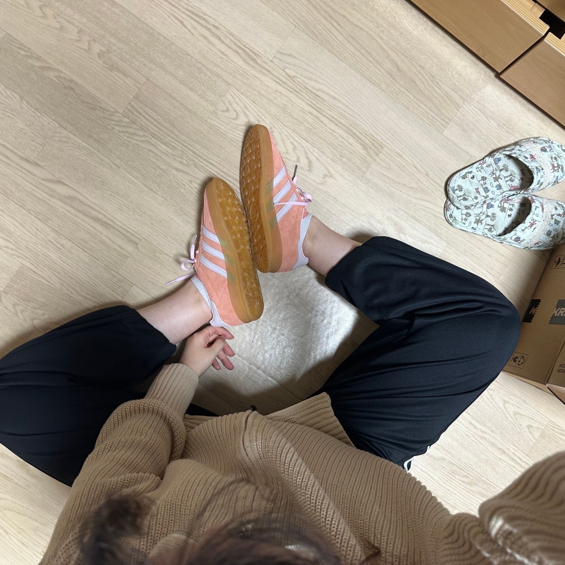 아디다스 가젤 인도어 스니커즈 운동화 핑크 그레이 IE2946 photo review