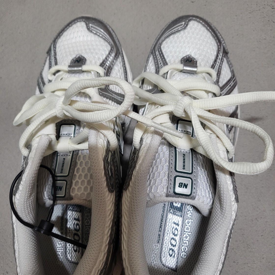 뉴발란스 1906 여성용 운동화 M1906REE photo review