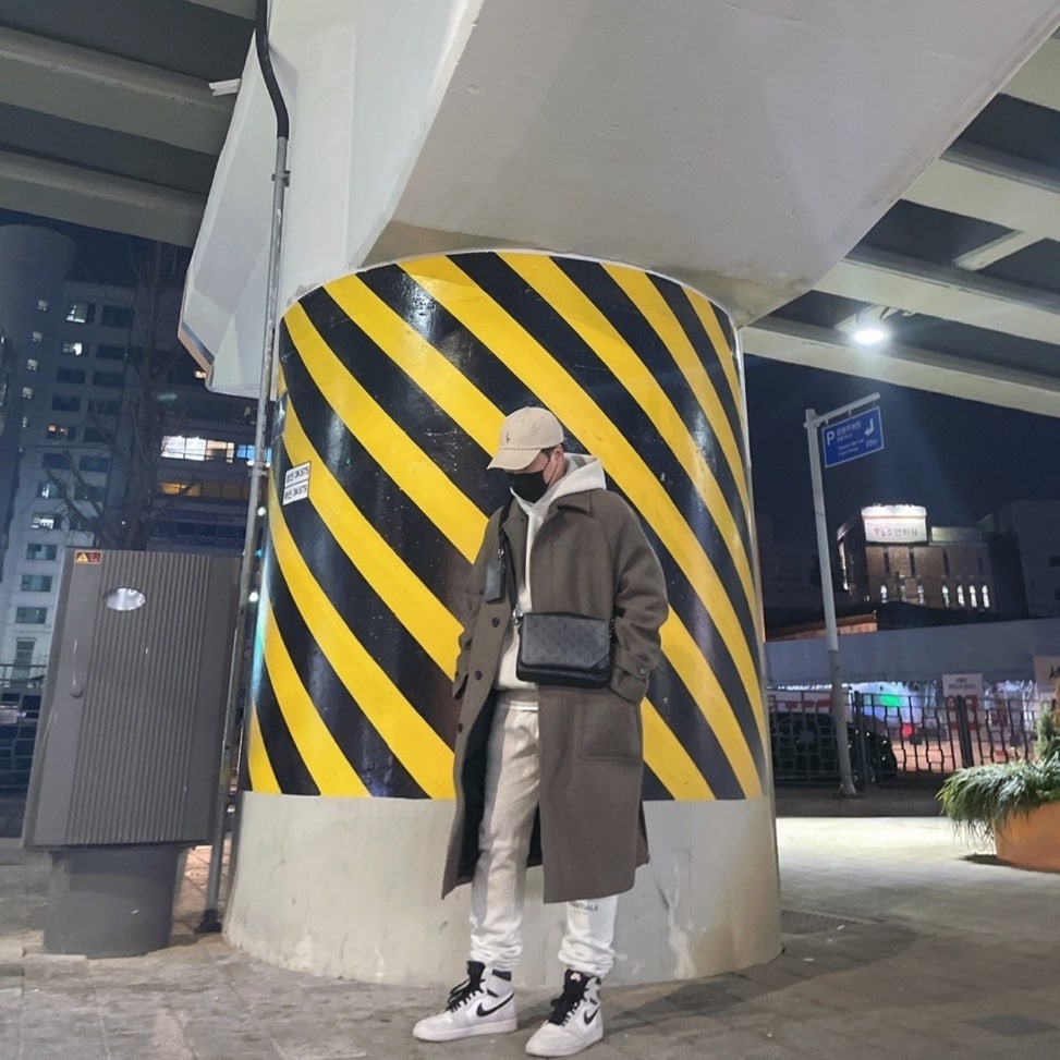 루이비통 모노그램 이클립스 트리오 메신저 크로스백 M69443 photo review