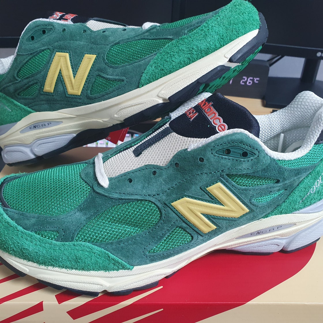 뉴발란스 990v3 메이드 인 USA 켈리 그린 바시티 골드 M990GG3 photo review