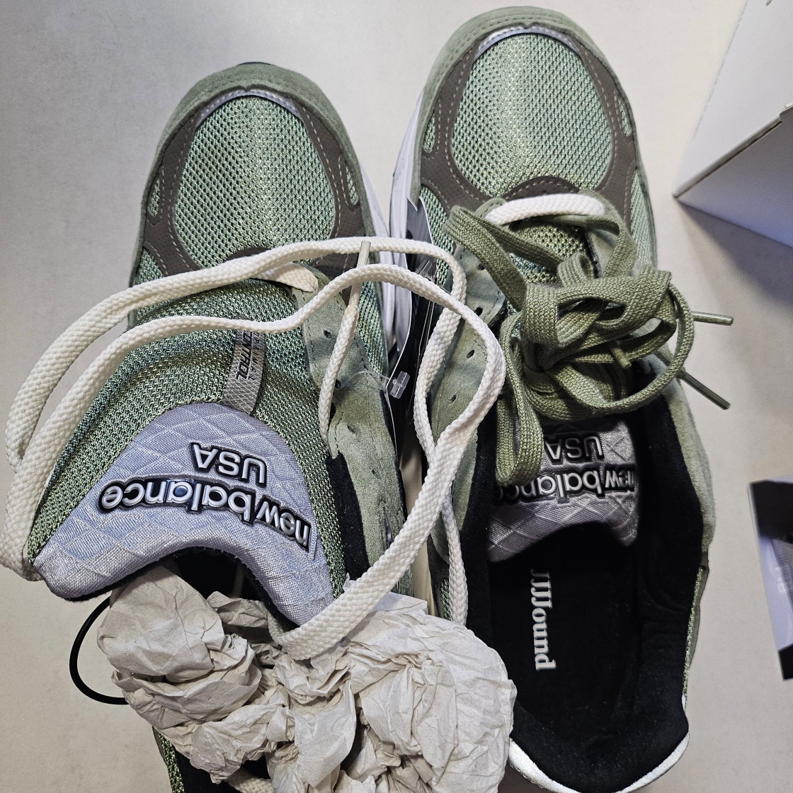 뉴발란스 990v4 메이드 인 USA 마카다미아 넛 photo review