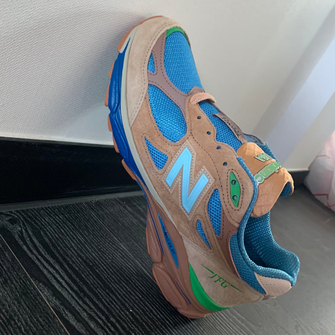 뉴발란스 x 조 프레쉬굿즈 990v3 메이드 인 USA 아웃사이드 클롯 M990JG3 photo review