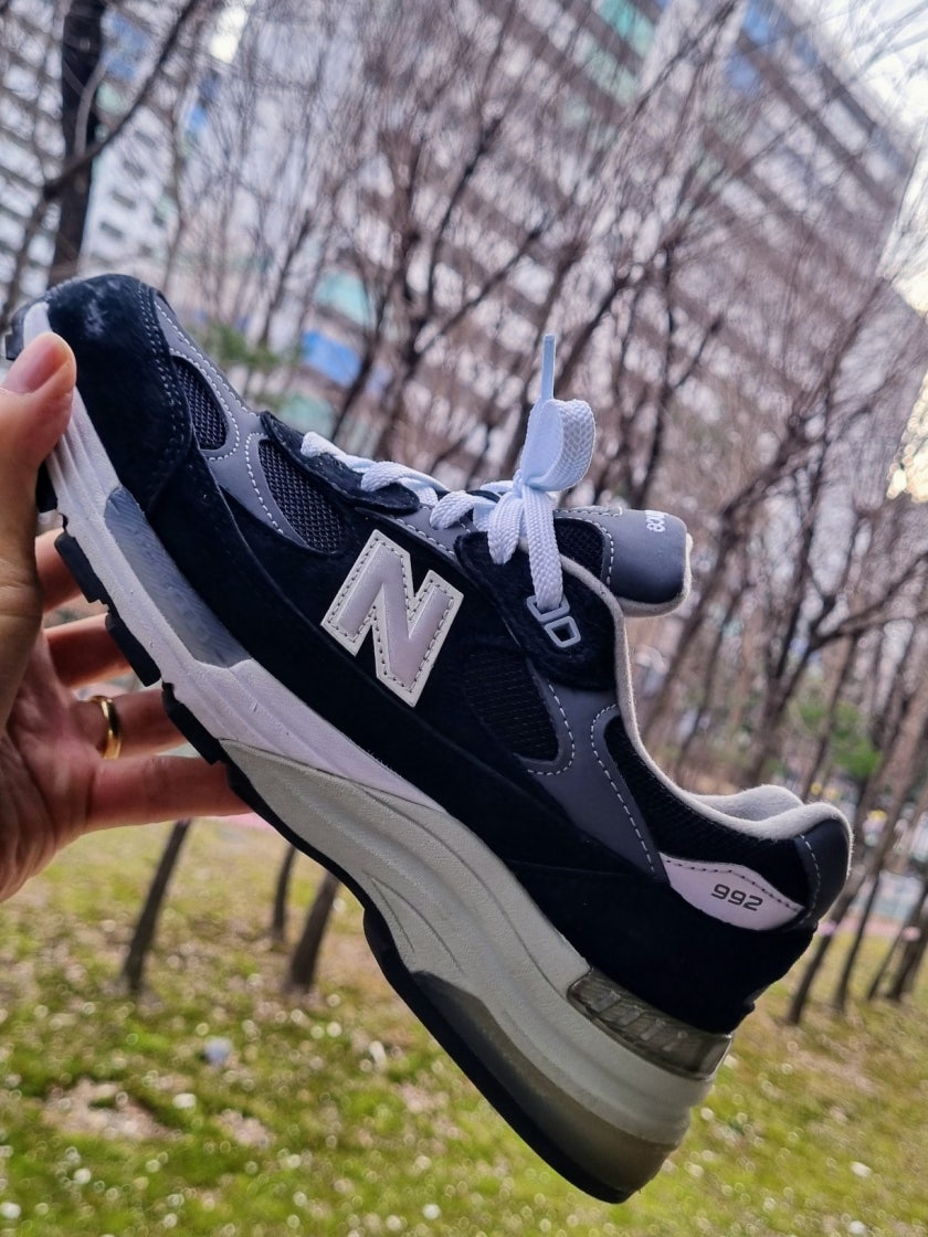 뉴발란스 992 메이드 인 USA 블랙 그레이 스니커즈 M992EB photo review