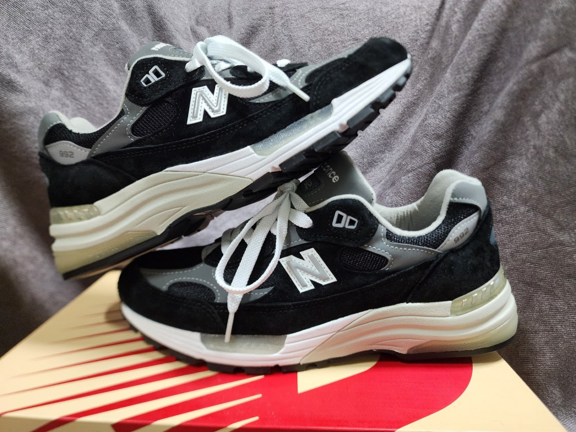 뉴발란스 992 메이드 인 USA 블랙 그레이 스니커즈 M992EB photo review