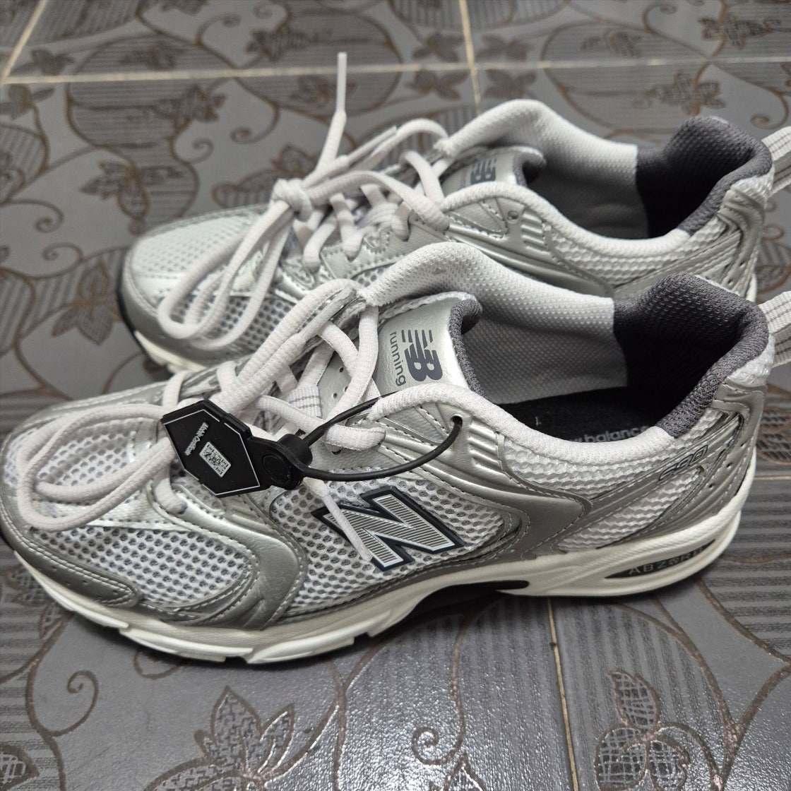 뉴발란스 530 운동화 발볼넓은런닝화 실버 메탈릭 MR530LG photo review
