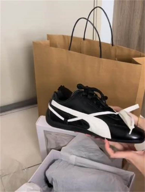 [ROSÉ 박채영 데일리 신발] 푸마 x 로제 스피드캣 PRM 블랙 웜 화이트 404391-01 photo review