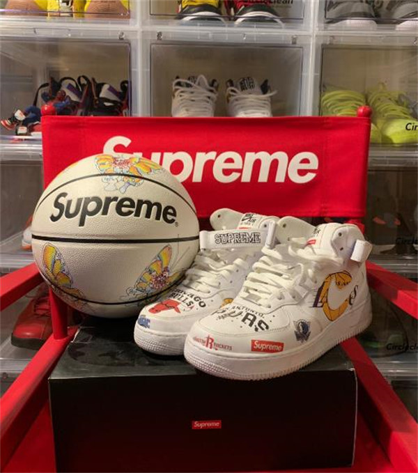 나이키 x 슈프림 에어포스 1 미드 NBA 화이트 AQ8017-100 photo review