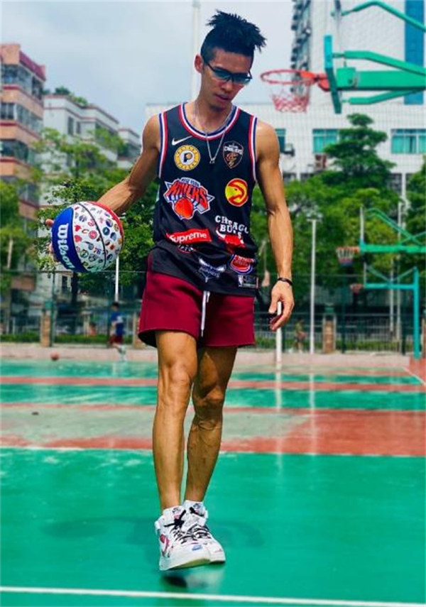 나이키 x 슈프림 에어포스 1 미드 NBA 화이트 AQ8017-100 photo review