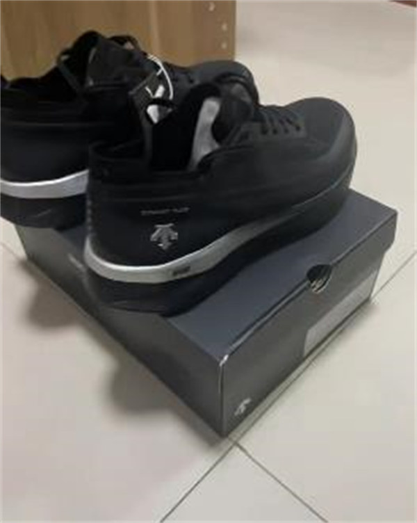 데상트 에너자이트 블랙 충격흡수 러닝화 D4231RRN29-BK photo review