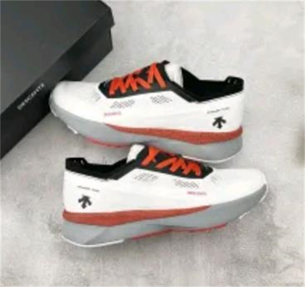 데상트 에너자이트 플루이드 2.0 충격 흡수 통기성 로우컷 러닝화 D4231RRN29-LG photo review