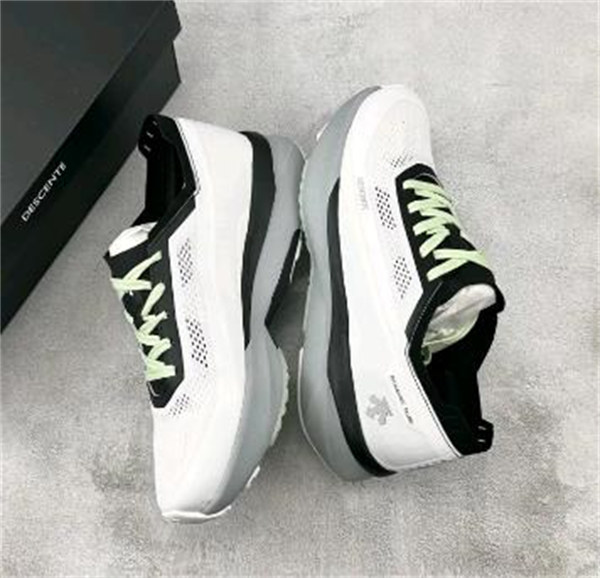 데상트 에너자이트 플루이드 2.0 충격 흡수 통기성 로우컷 러닝화 D4231RRN29-WT photo review