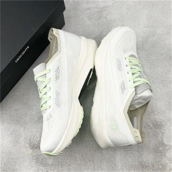 데상트 에너자이트 플루이드 2.0 충격 흡수 통기성 로우컷 러닝화 D4232RRN29-WT photo review