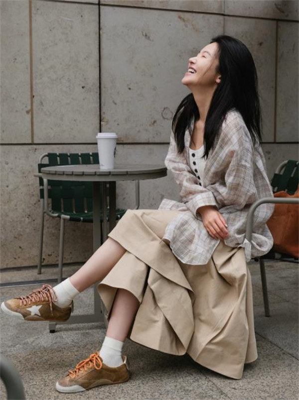 골든구스 트루스타 스웨이드 화이트 스타 힐 탭 플래티넘 토바코 GWF00922-F007393-55667 photo review