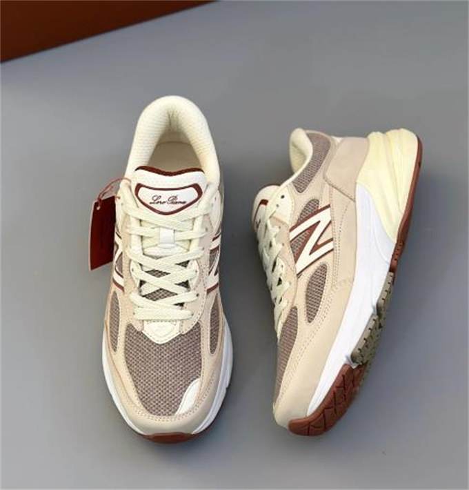 【🔥배주현 동일상품】뉴발란스 x 로로 피아나 990v6 메이드 인 USA 크림 U990LO6 [250사이즈이하는 10mm 크게 나옴,250사이즈이상은 5mm 크게 나옴] photo review