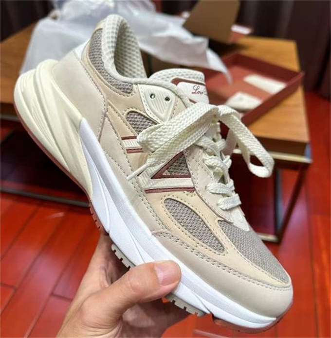 【🔥배주현 동일상품】뉴발란스 x 로로 피아나 990v6 메이드 인 USA 크림 U990LO6 [250사이즈이하는 10mm 크게 나옴,250사이즈이상은 5mm 크게 나옴] photo review