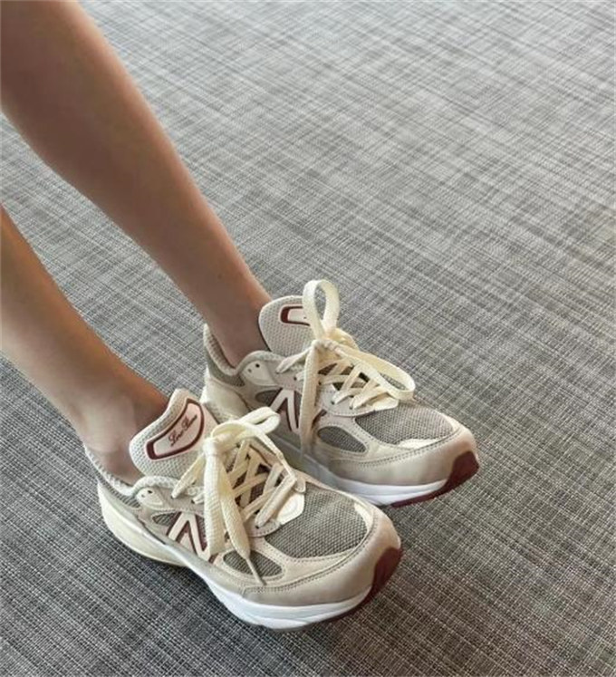 【🔥배주현 동일상품】뉴발란스 x 로로 피아나 990v6 메이드 인 USA 크림 U990LO6 [250사이즈이하는 10mm 크게 나옴,250사이즈이상은 5mm 크게 나옴] photo review