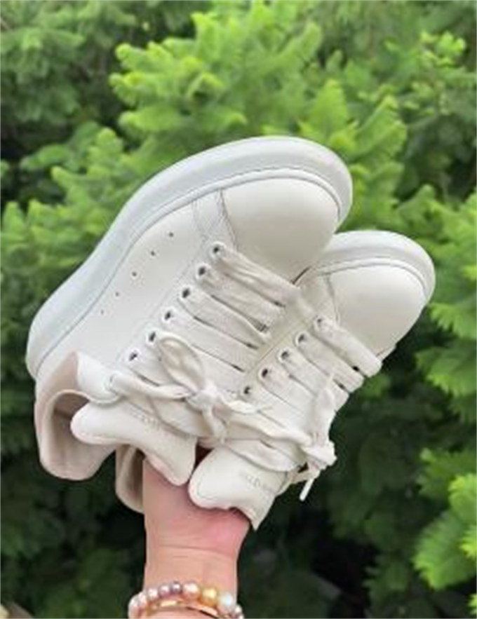 알렉산더 맥퀸 오버사이즈드 스니커즈 파촐리 553770WHGP79182 photo review