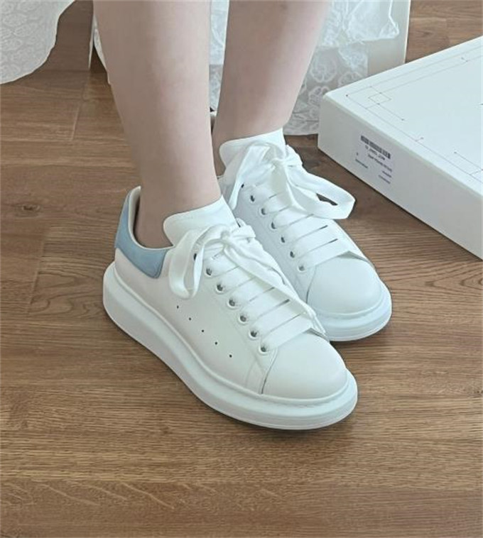 알렉산더 맥퀸 오버사이즈드 스니커즈 화이트 파우더 블루 553770WHGP79412 photo review