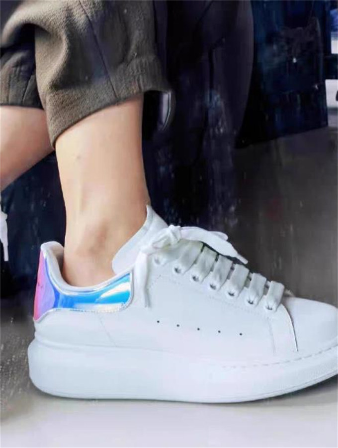 알렉산더 맥퀸 오버사이즈드 스니커즈 화이트 이리디센트 561726WHVI59375 photo review