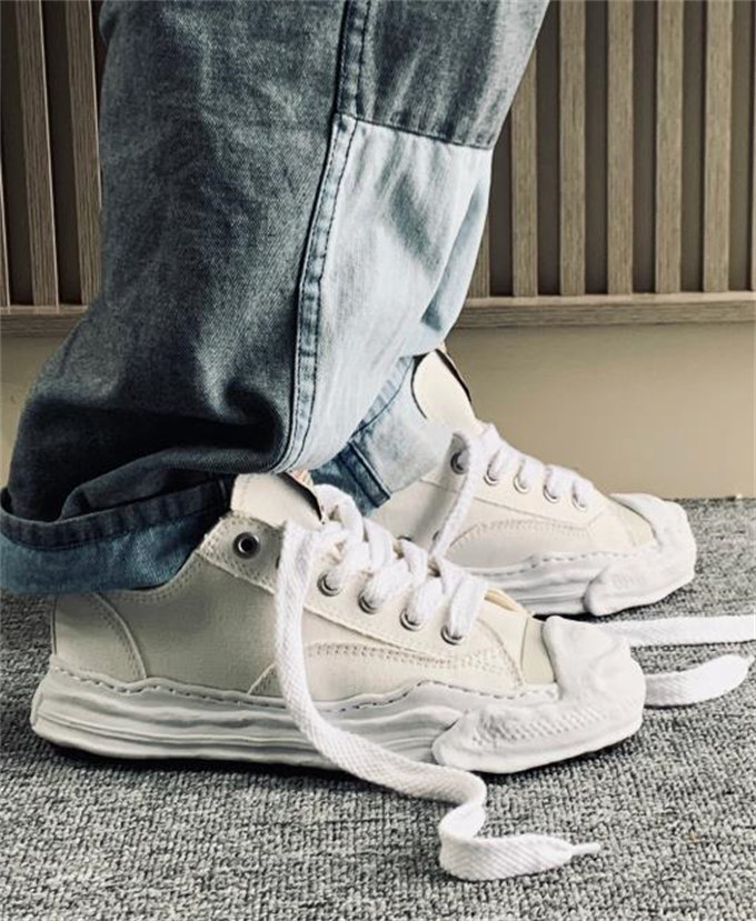 메종 미하라 야스히로 웨인 OG 솔 캔버스 로우탑 스니커즈 화이트 A05FW702-WHITE photo review