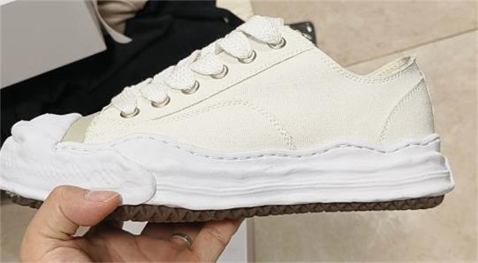 메종 미하라 야스히로 웨인 OG 솔 캔버스 로우탑 스니커즈 화이트 A05FW702-WHITE photo review