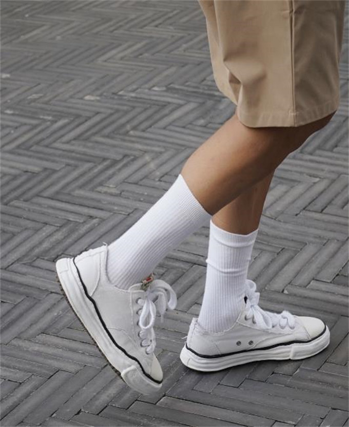 메종 미하라 야스히로 피터슨 OG 솔 캔버스 로우 스니커즈 화이트 A01FW702-WHITE photo review