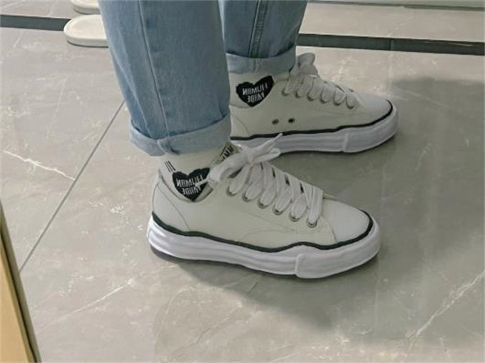 메종 미하라 야스히로 피터슨 OG 솔 캔버스 로우 스니커즈 화이트 A01FW702-WHITE photo review