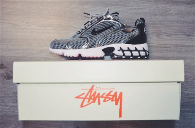 나이키 x 스투시 에어 줌 스피리돈 케이지 2 퓨어 플래티넘 CU1854-001 photo review