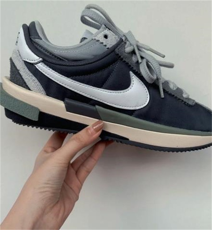 나이키 x 사카이 줌 코르테즈 SP 아이언 그레이 DQ0581-001 photo review
